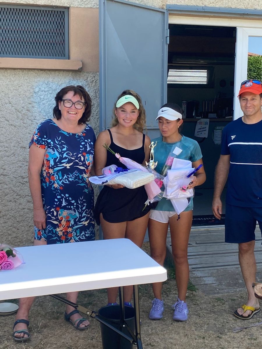 Entrega de premios en uno de los clubes franceses