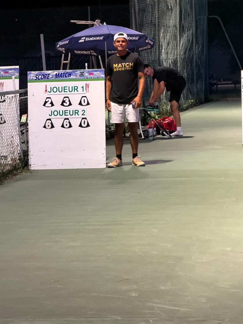 Jugadores de Sport Tennis en la temporada de tenis en Francia