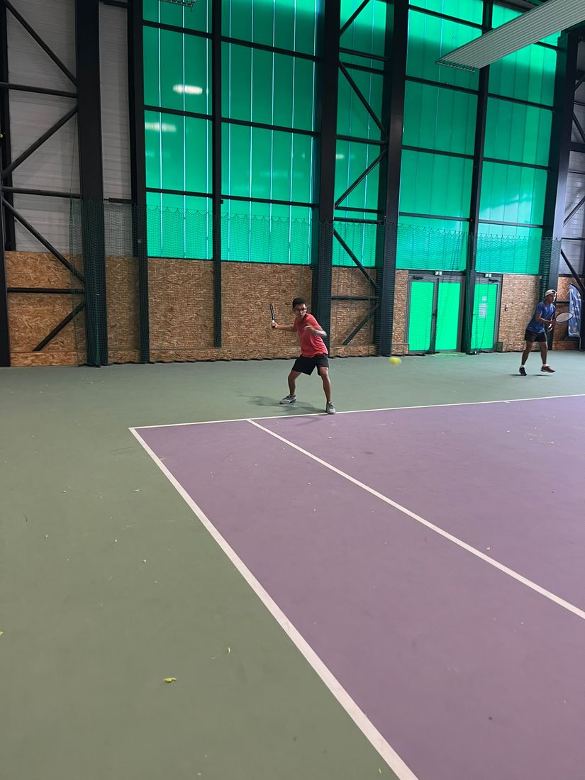 Jugadores de Sport Tennis en la temporada de tenis en Francia
